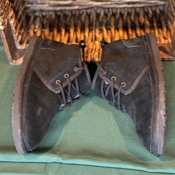 UGG Men's Neumel Boot size 11 - Picture 4 of 8